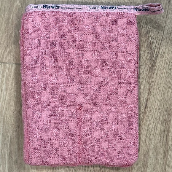Brand new Norwex pink bathroom scrub mitt - Picture 2 of 2